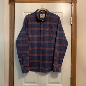 Hollister plaid long sleeve collared button up